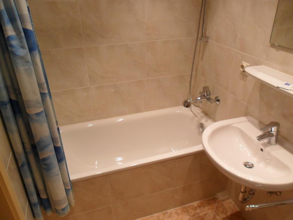 Hotel Europa Пфорцхайм Екстериор снимка