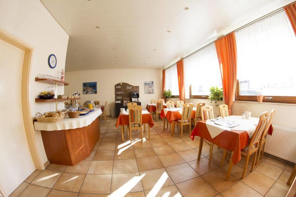 Hotel Europa Пфорцхайм Екстериор снимка